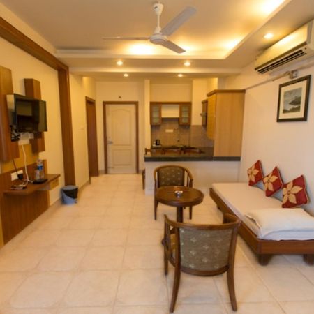 Empires Hotel Puri Luaran gambar