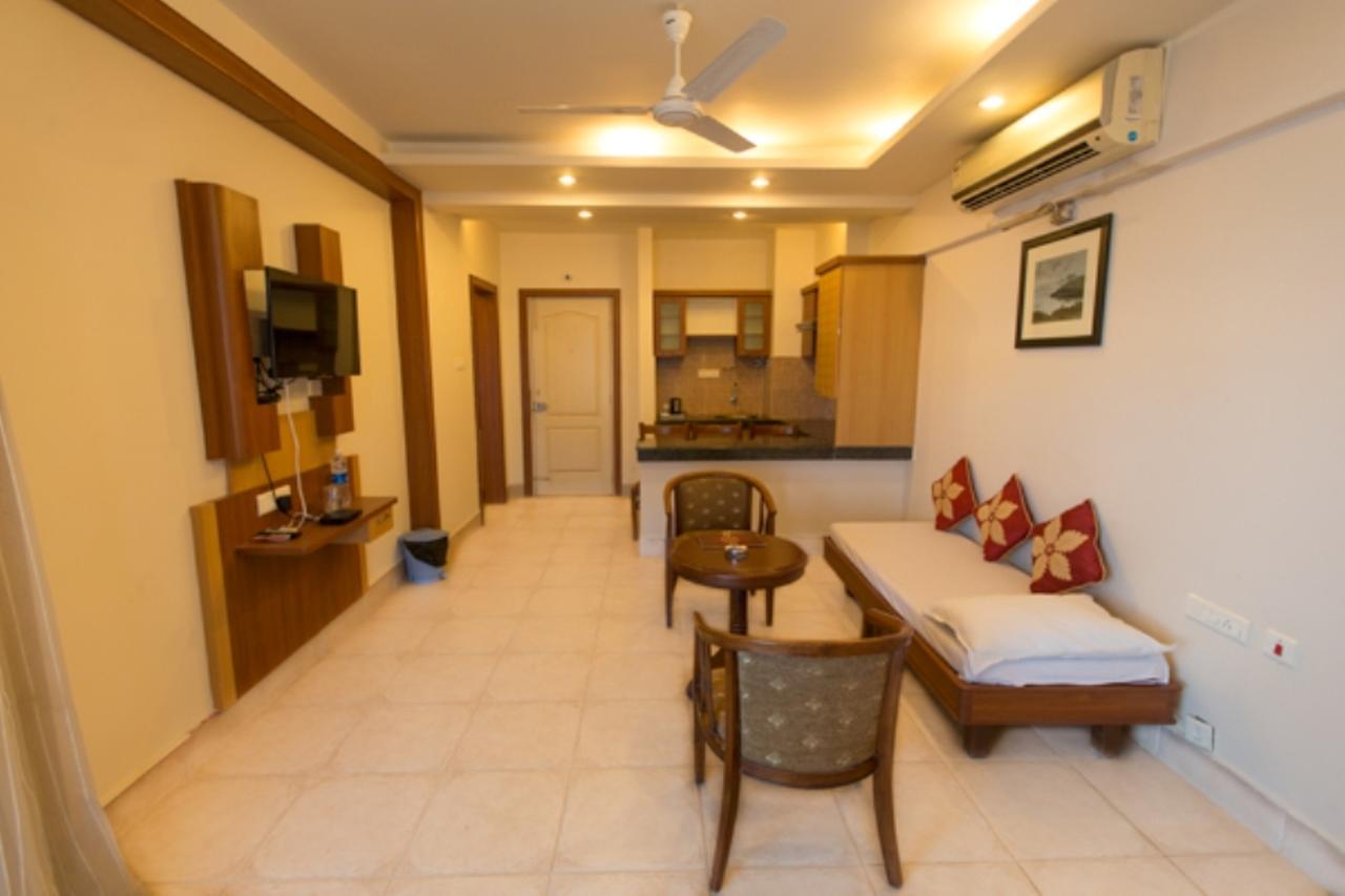 Empires Hotel Puri Luaran gambar