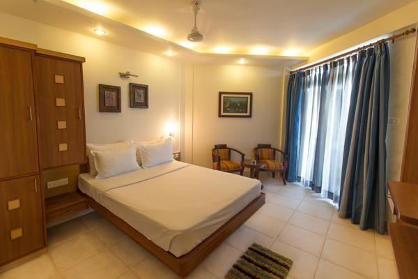 Empires Hotel Puri Luaran gambar